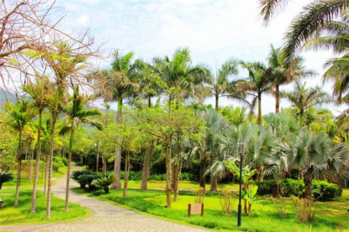 中式快餐创业有什么特色，牛一碗加盟开店贵不贵